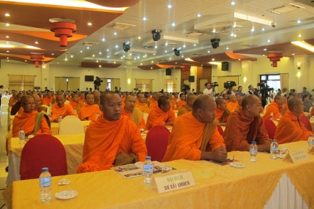 อวยพรชนเผ่าเขมร ณ เหิ่ว ยาง เนื่องในโอกาสเทศกาลโจลชนัมทไม